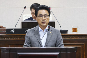 권영식 의원이 5분발언을 통해 공직자의 올바른 판단과 협업의 중요성을 강조했다.