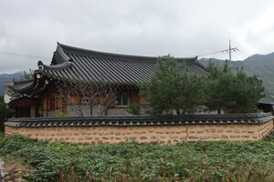 괴산 연풍 삼풍리 돌담한옥.