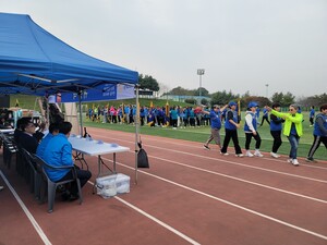 국제로타리 3620지구&nbsp;홍성·청양지역클럽 회원들이 체육대회를 진행하고 있다.