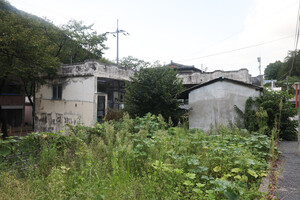 제천 한수면 송계리 빈집.