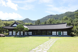 &nbsp;전북 남원 노봉마을 혼불문학관.