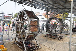 소형 관람차 바비큐 그릴.