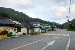 &nbsp;충청에서 인구가 가장 적은 충북 제천시 한수면 소재지인 송계리마을.