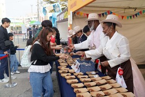 홍성글로벌바비큐페스티벌에 참가한 미국 ‘멤피스 인 메이’ 바비큐 요리팀.