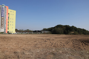 홍주사직단의 유력한 위치로 추정되는 홍성읍 월산리 529-6번지 일원. 현재는 넓은 공터다.