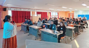 장곡면의 통합 돌봄모델에 대한 설명을 듣고 있는 횡성군 방문단의 모습.