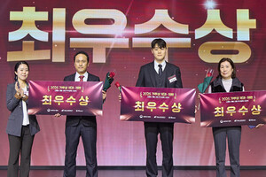  최우수상을 수상한 그린하우스, 티라이스, 쟝블랑제리 관계자들의 기념사진.&nbsp;