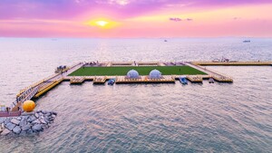 놀궁리 해상파크에 저녁 노을이 내리쬐는 풍경.