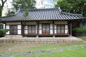 요산 김정한 생가.