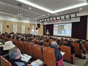 2025년 새해농업인 실용교육 농업인리더과정에 군민과 관내농업인이 교육을 받고 있다.