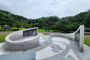 결성 만해 생가지의 독립운동가를 기리는 조형물.