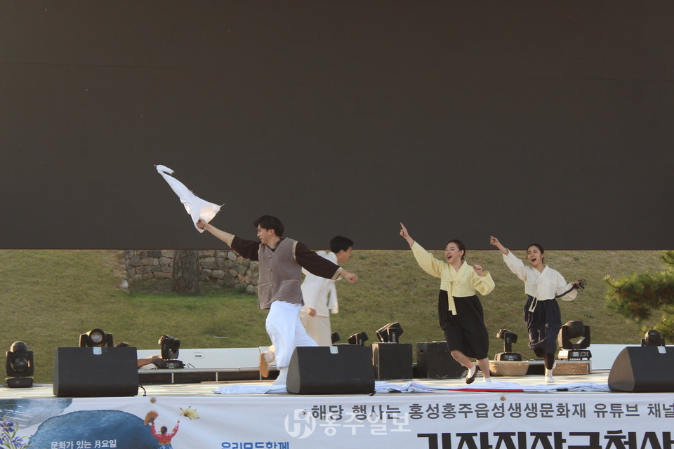 지난 26일 오후 3시에 진행된 ‘김좌진 장군 청산리대첩 100주년 기념 뮤지컬’ 공연 모습이다.