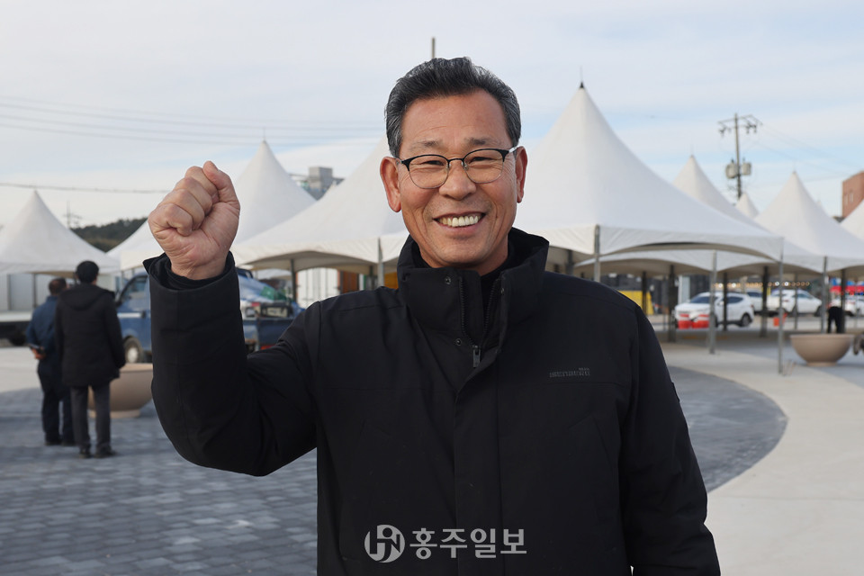 “식감 좋고, 맛 좋은 새조개 맛보러 홍성 남당항으로 오세유”