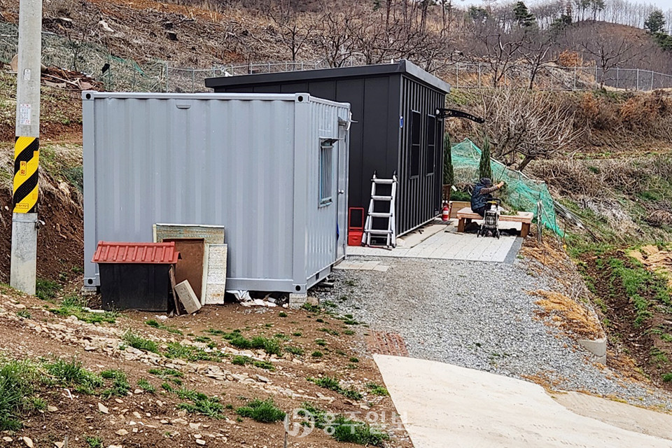 홍성산불 1년… 여전히 임시주택에 사는 주민들