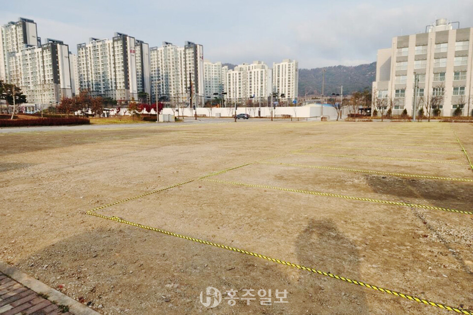 내포신도시 주차난 해소를 위해 조성된 협약주차장 전경.